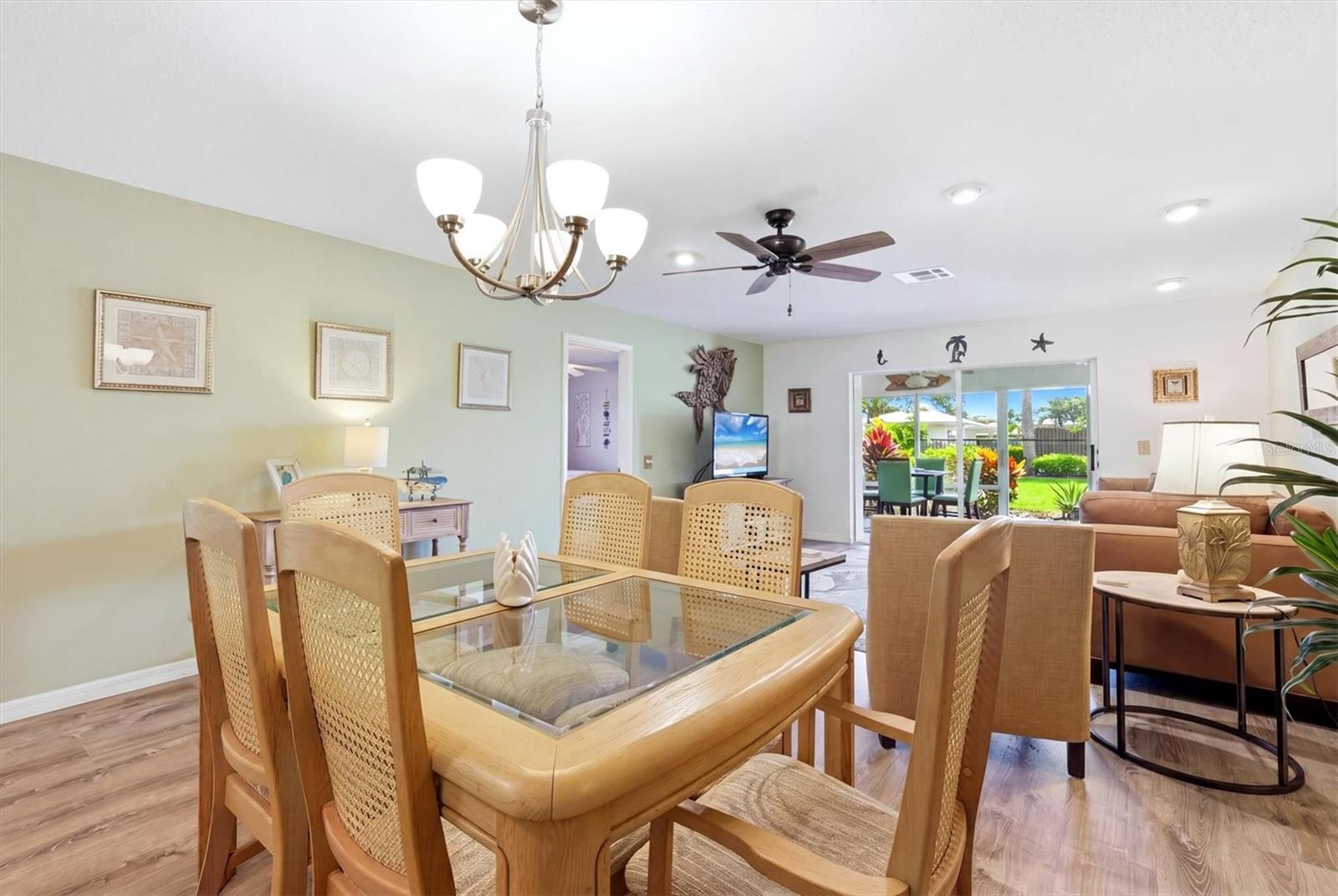 VILLAGE GREEN OF BRADENTON SEC 4 - Residential