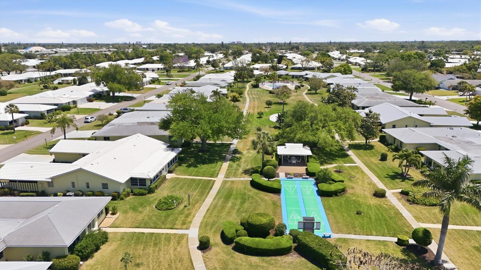 VILLAGE GREEN OF BRADENTON SEC 4 - Residential