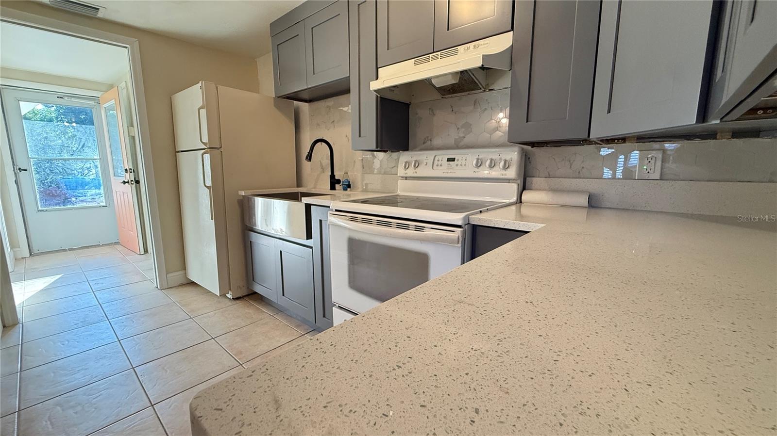 LEISURE BEACH - Residential Lease