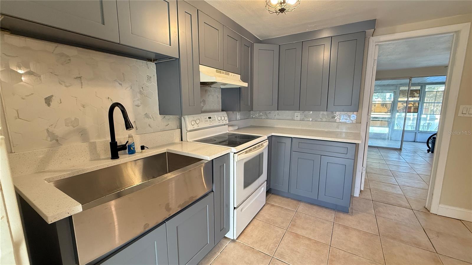 LEISURE BEACH - Residential Lease