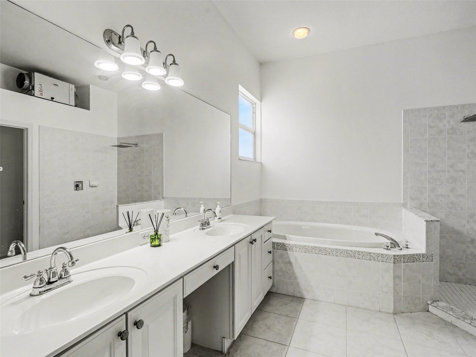 RIVENDELL WOODLANDS - Residential