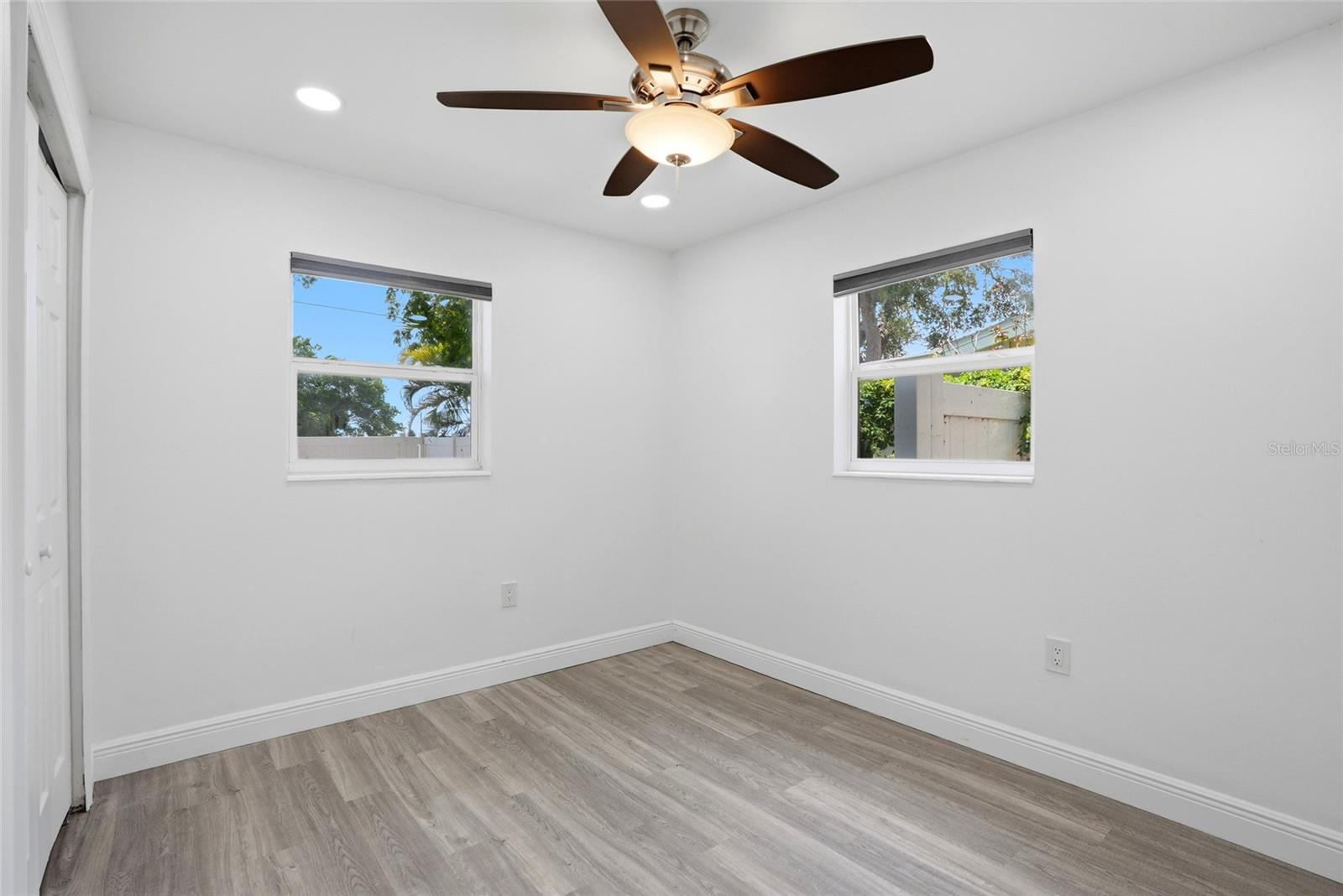 KENNETH CITY - Residential