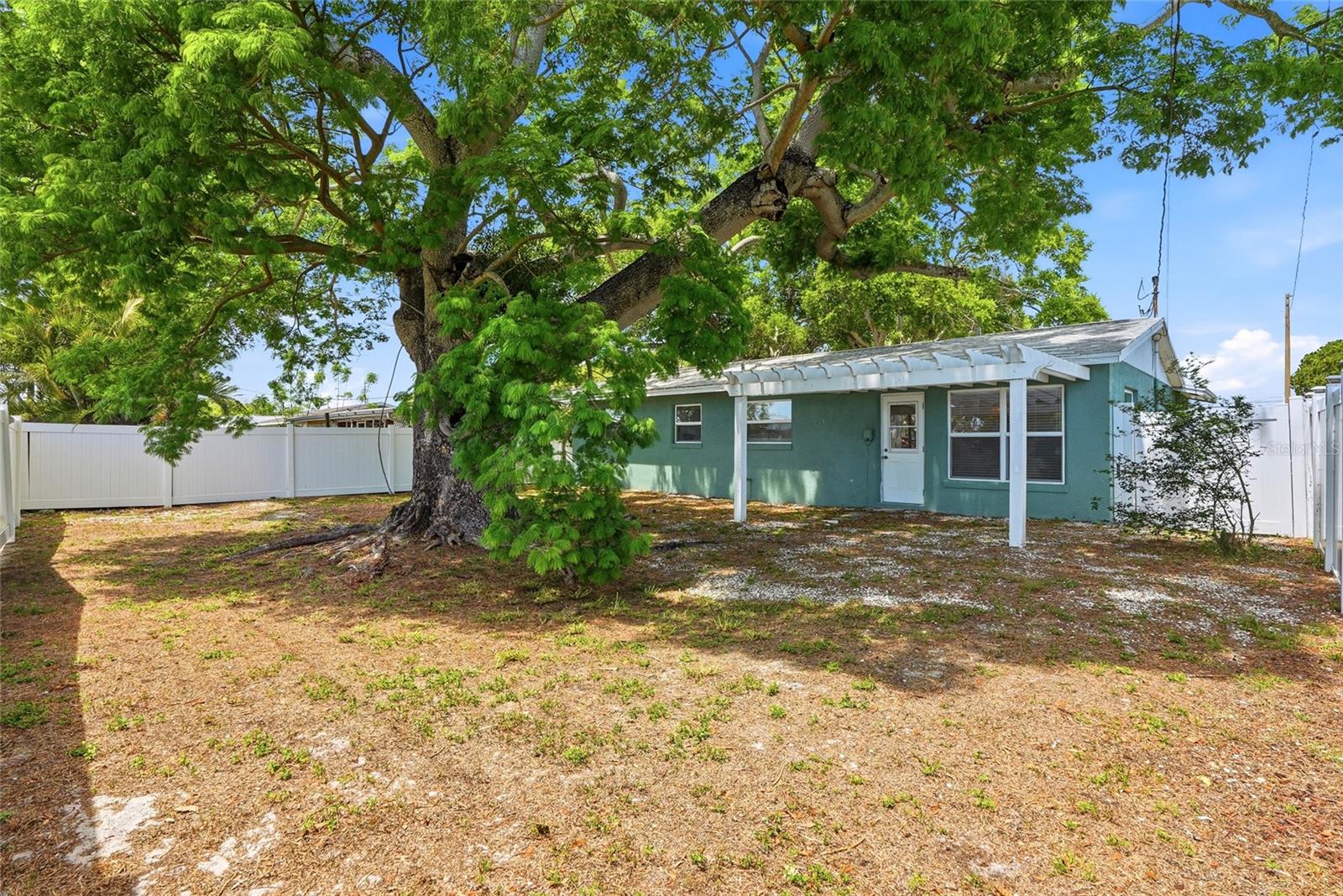 KENNETH CITY - Residential