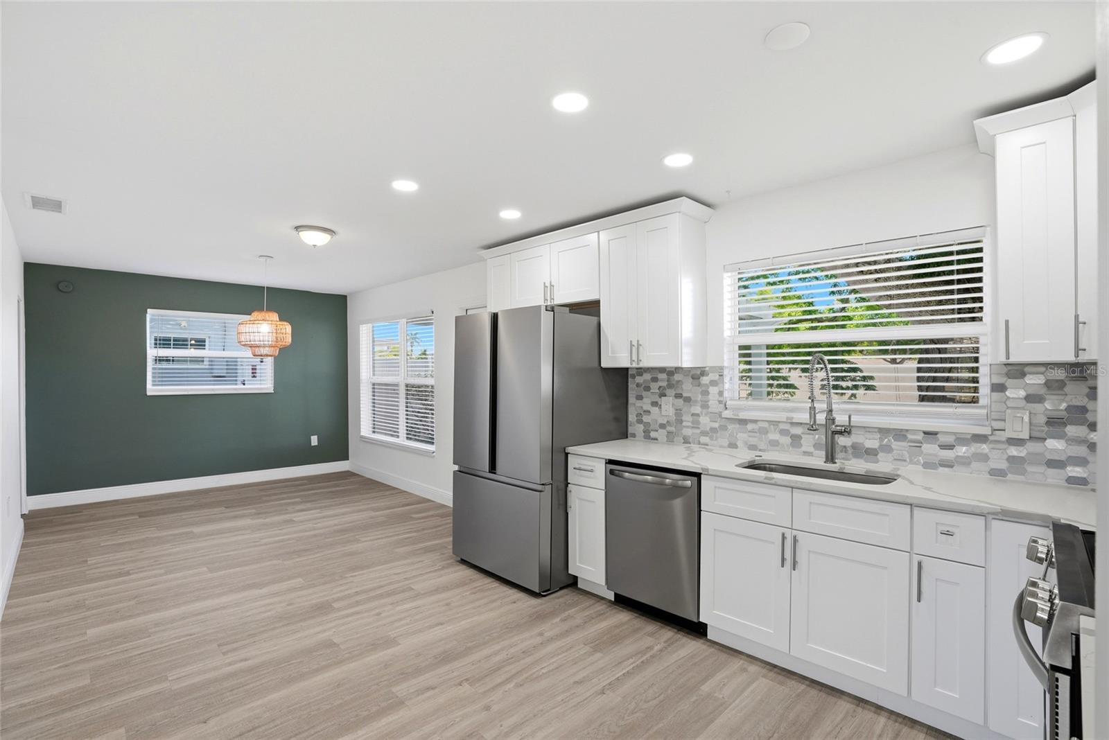 KENNETH CITY - Residential