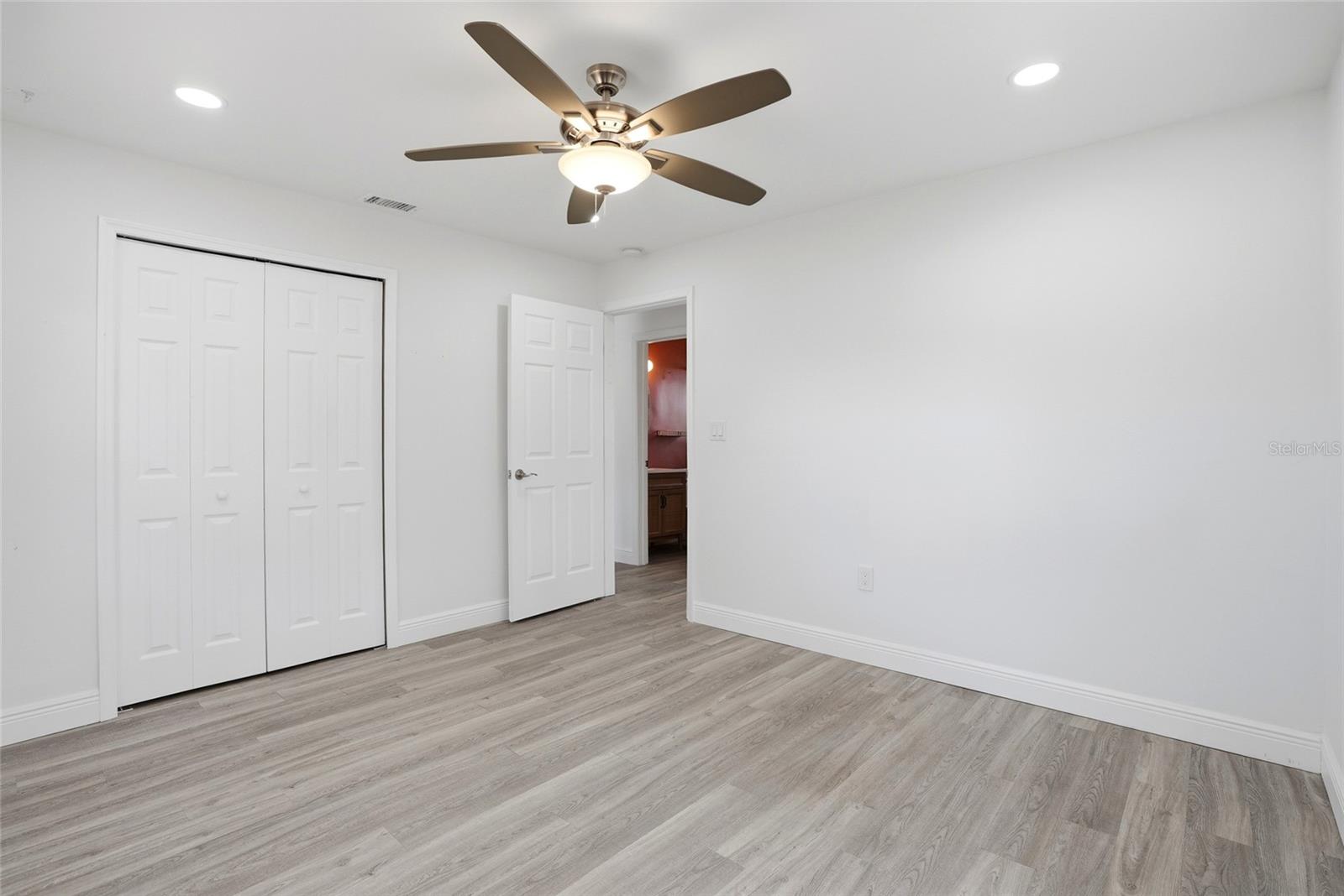 KENNETH CITY - Residential