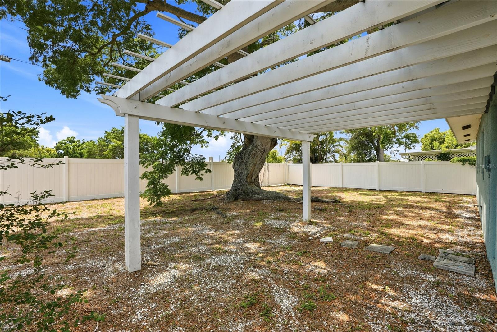 KENNETH CITY - Residential