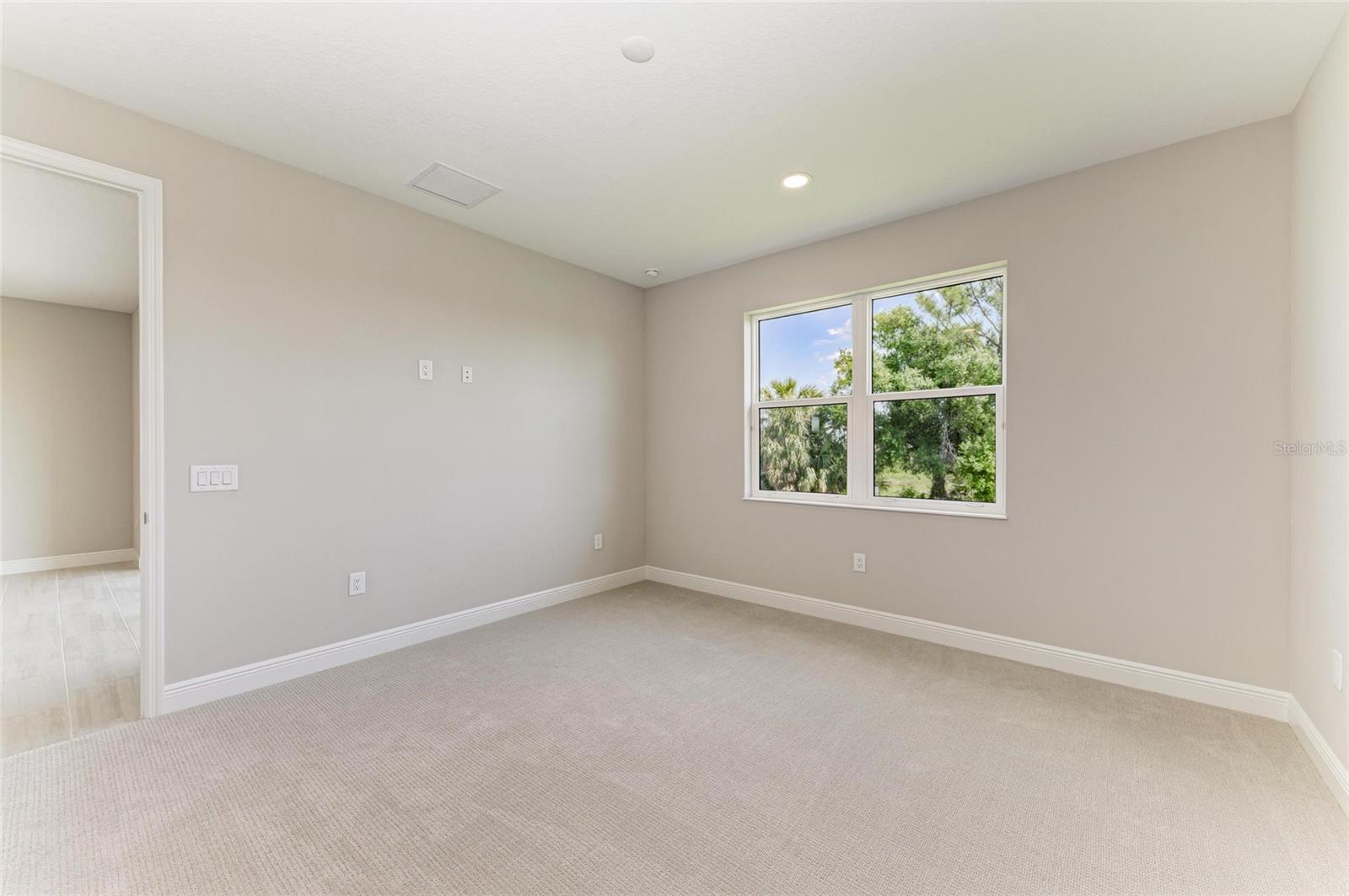 995 WATERLINE COURT