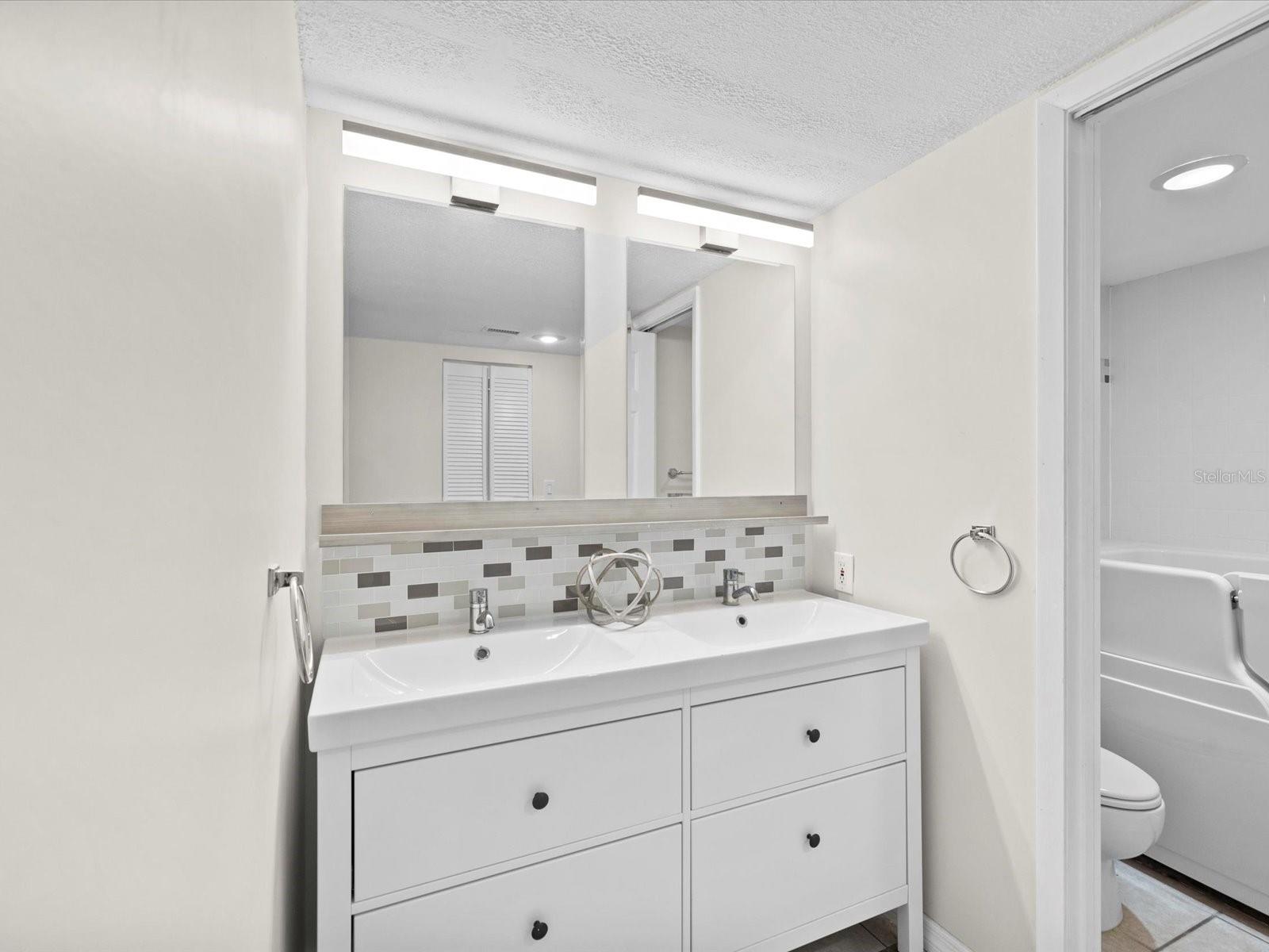 OAKS OF NORTHWOOD CONDO - Residential