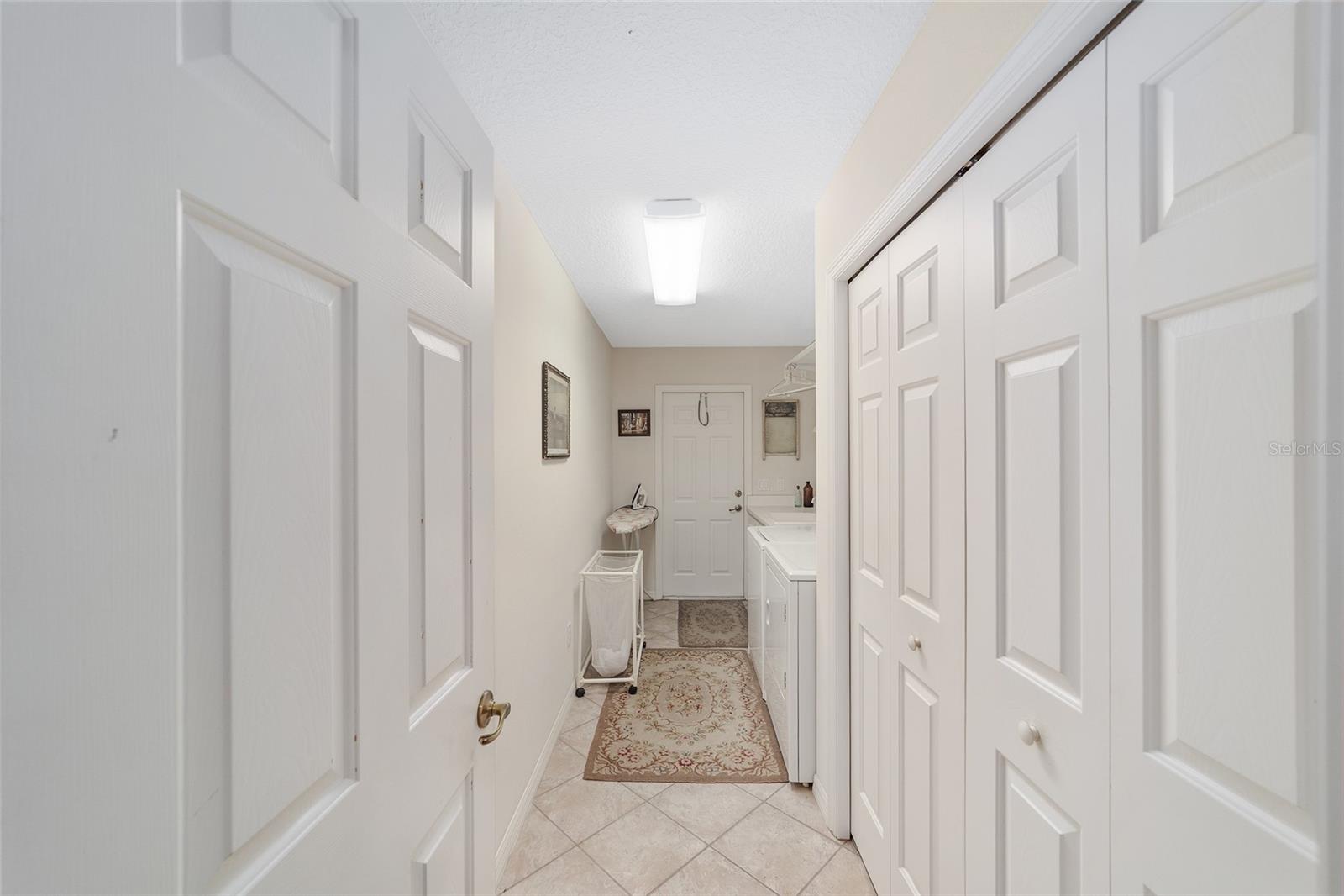 HUNTERS RDG - Residential