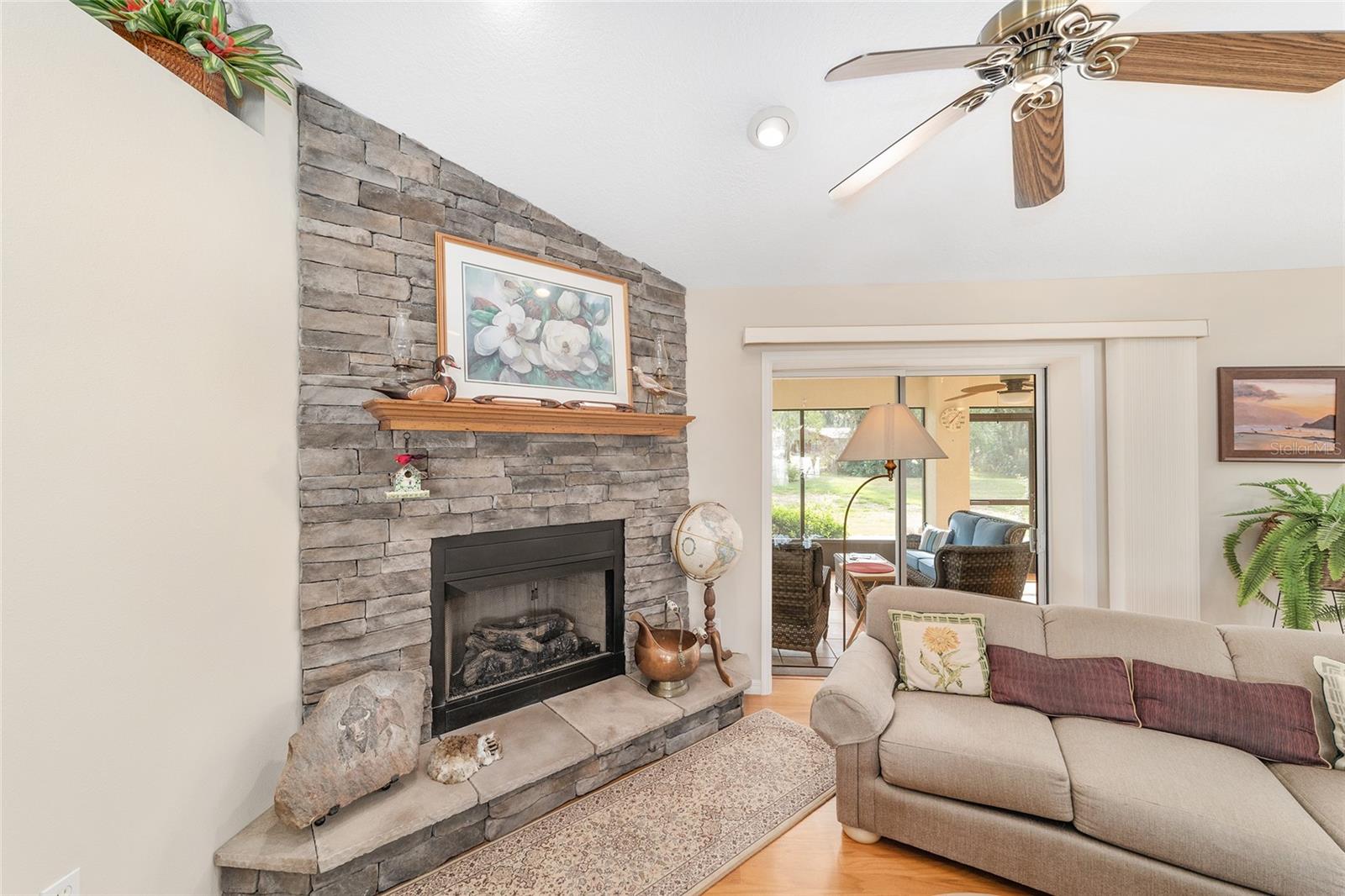 HUNTERS RDG - Residential