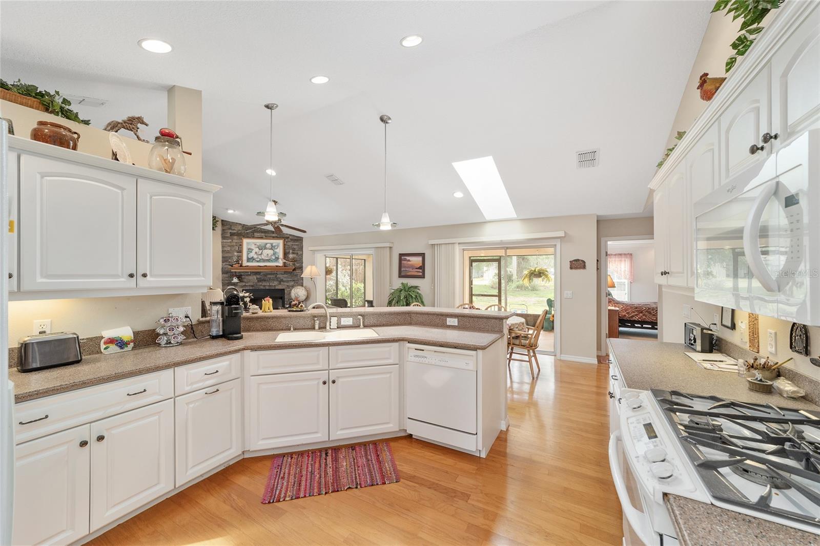 HUNTERS RDG - Residential