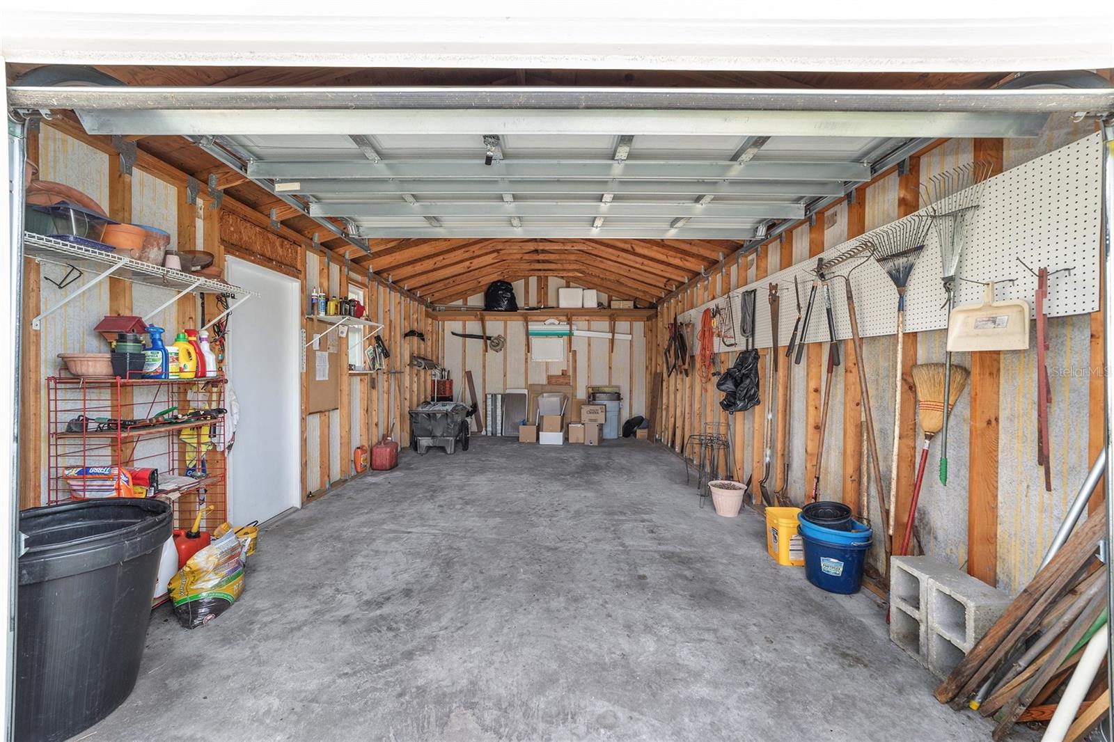 HUNTERS RDG - Residential