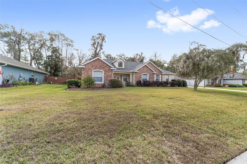 Photo of 2320 SE 33rd Place, Ocala, FL 34471 (MLS # OM716624)