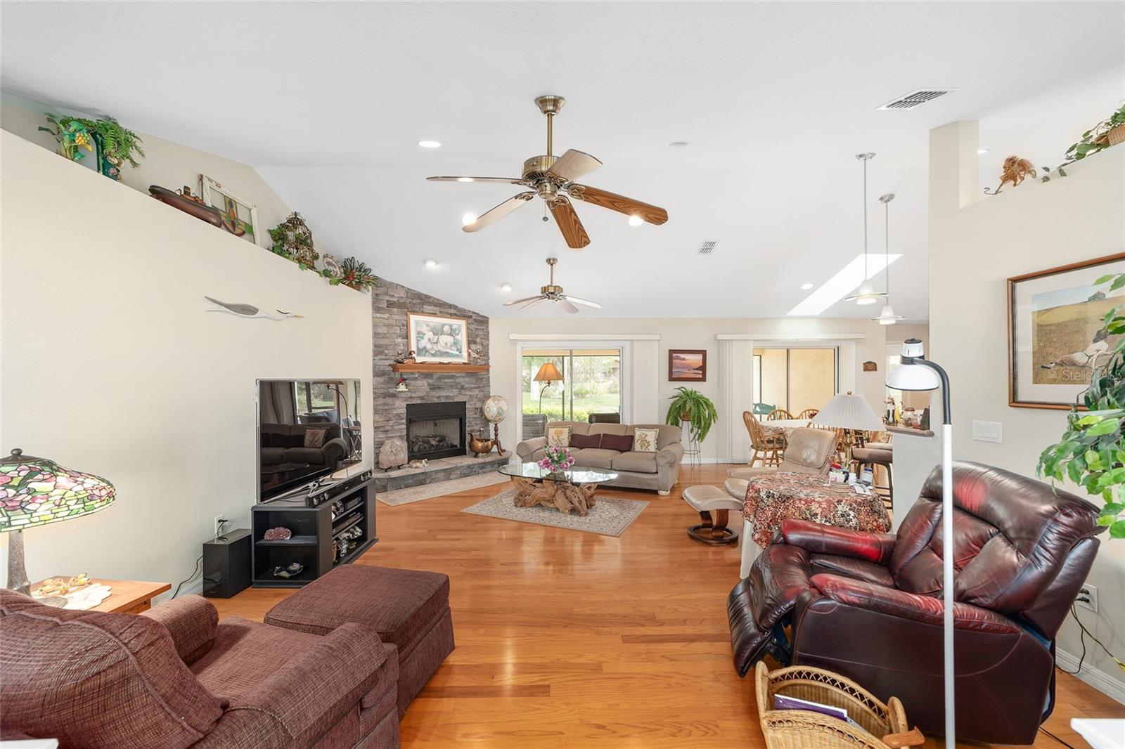 HUNTERS RDG - Residential