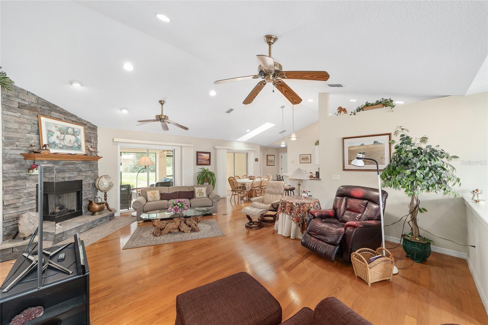 HUNTERS RDG - Residential