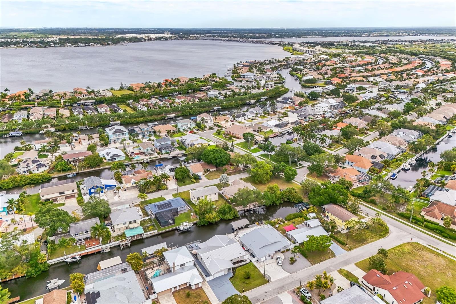 RIVERDALE - Residential