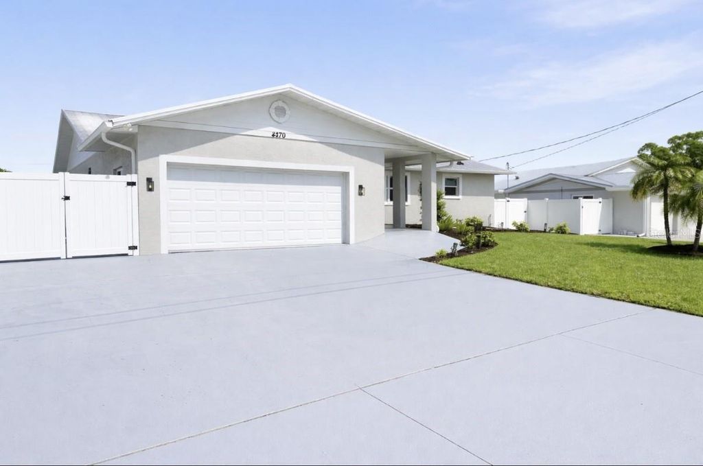 Photo of 4219 2nd Avenue NE, Bradenton, FL 34208 (MLS # A4688202)