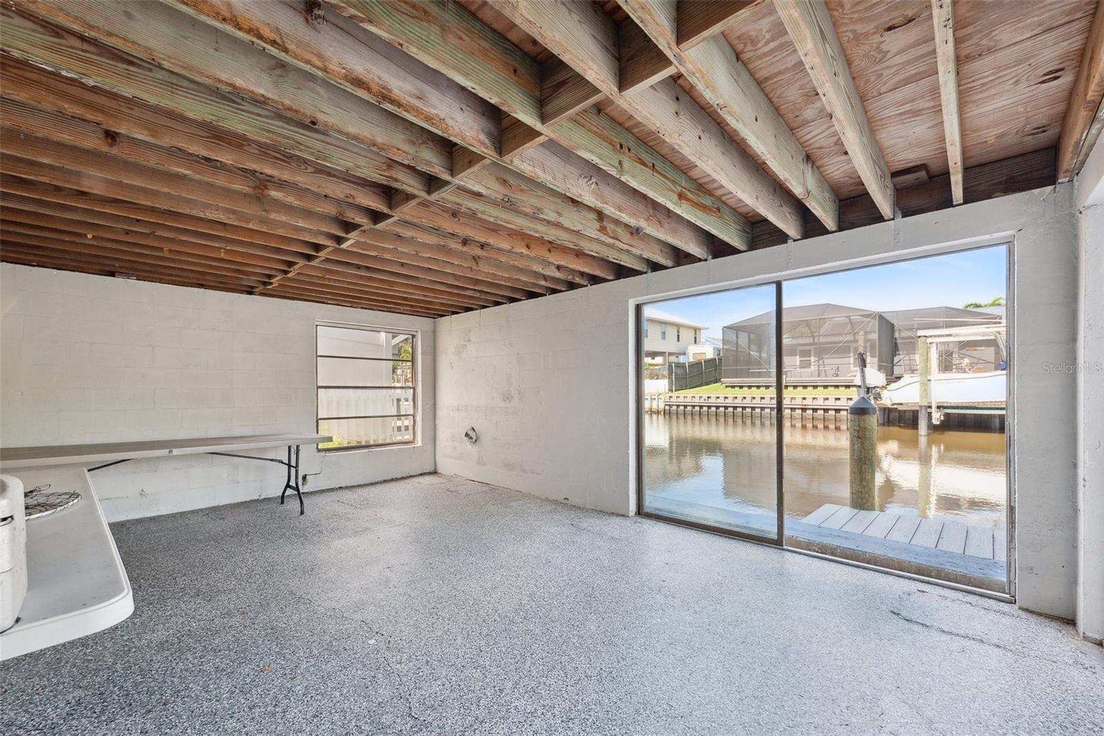 RIVERDALE - Residential