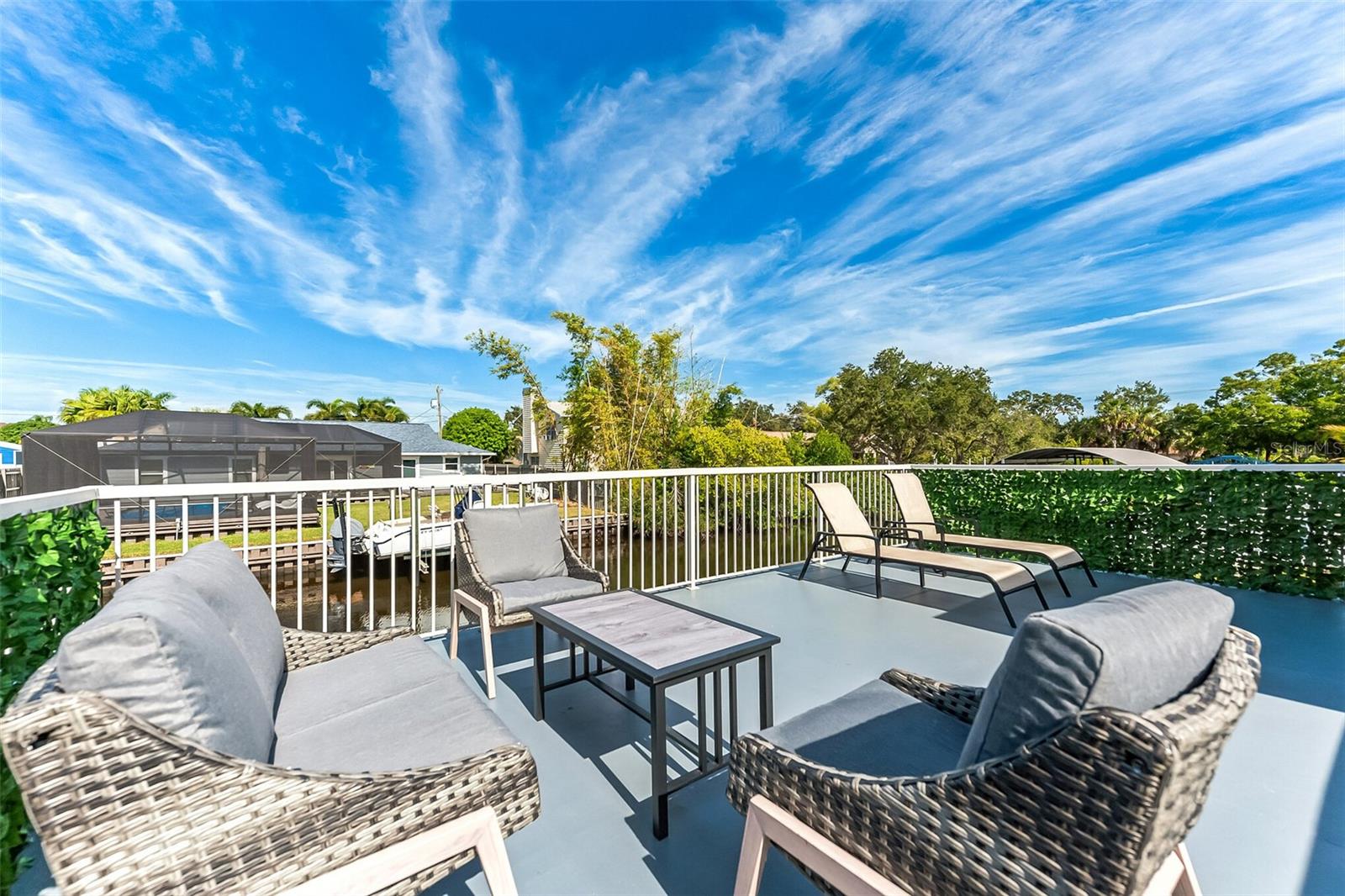 RIVERDALE - Residential