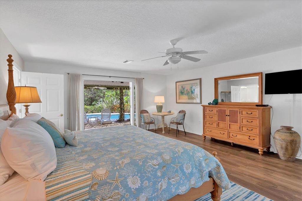 ISLAND CEDARS - Residential