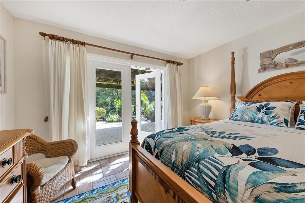 ISLAND CEDARS - Residential