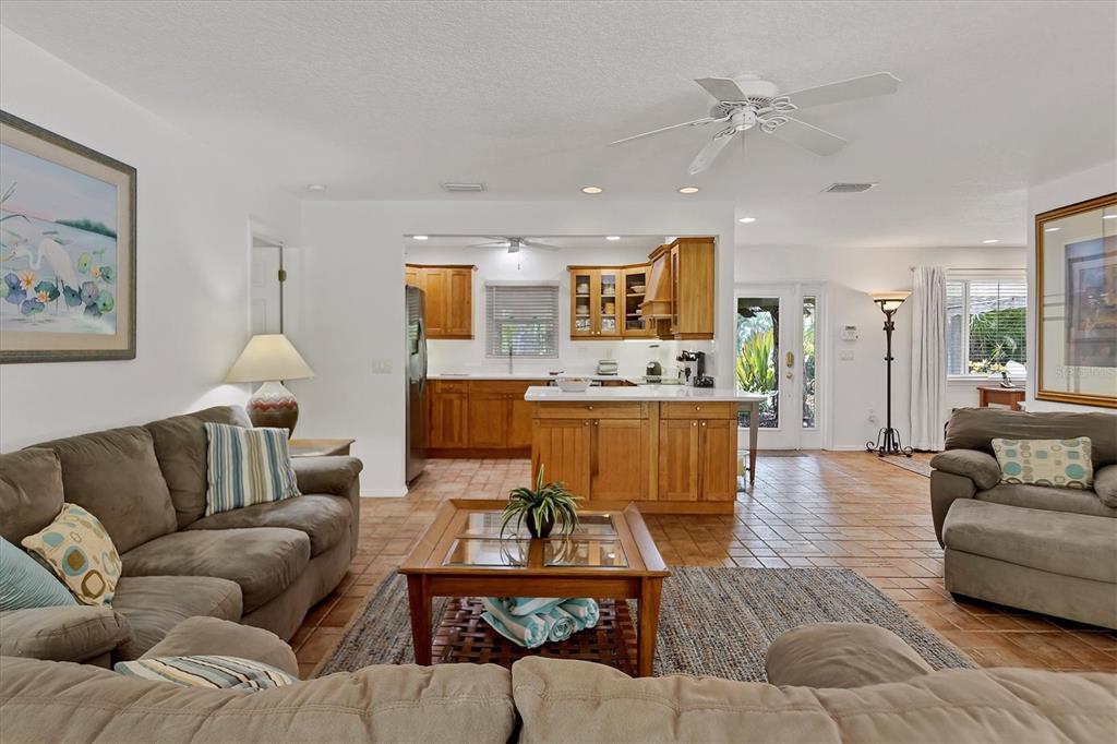 ISLAND CEDARS - Residential