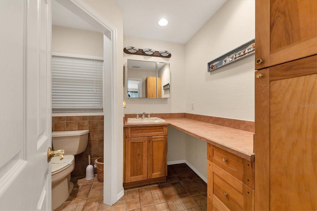 ISLAND CEDARS - Residential