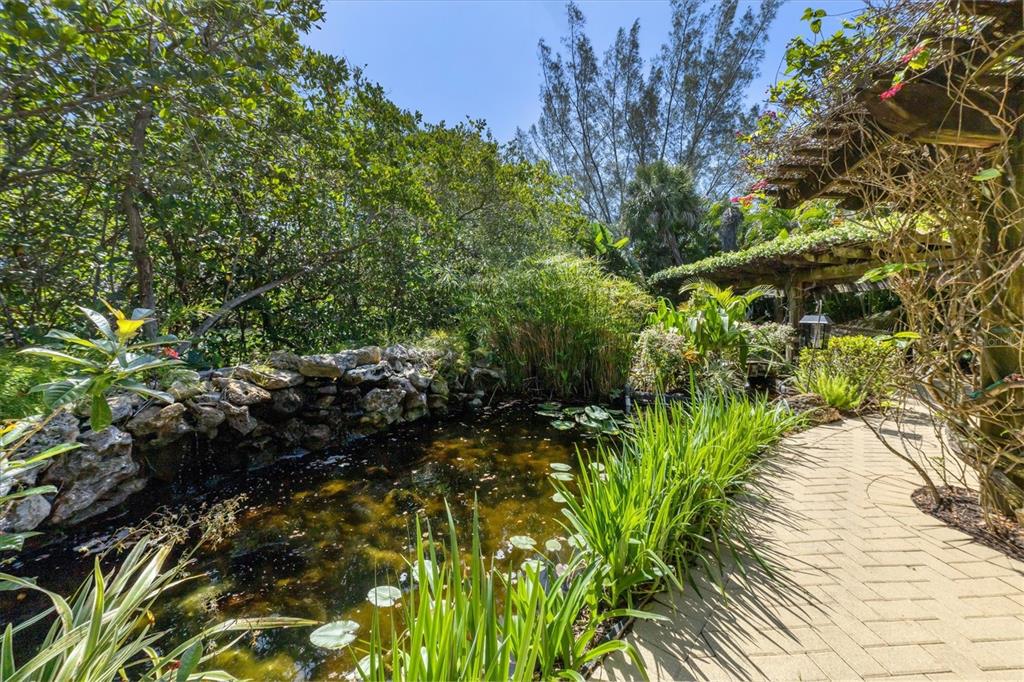 ISLAND CEDARS - Residential