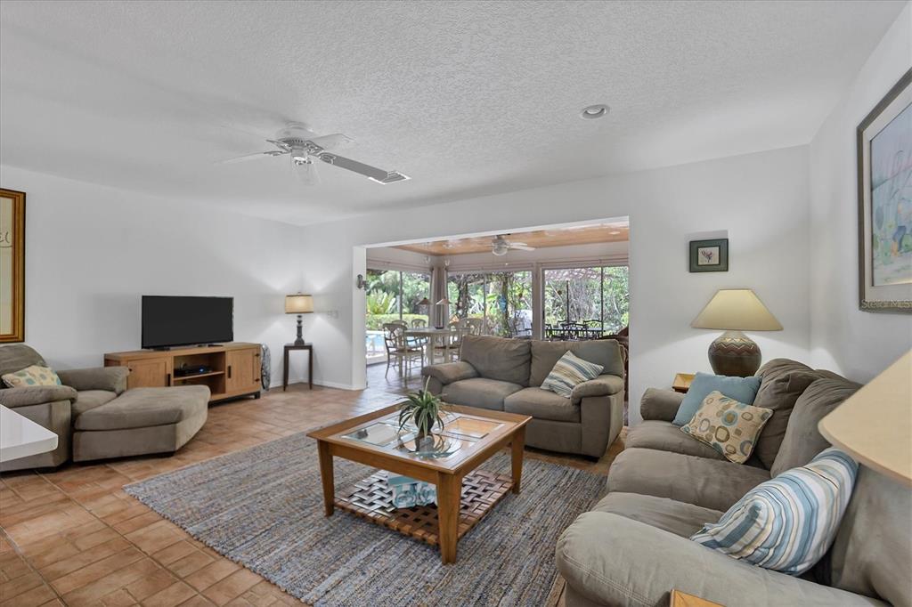 ISLAND CEDARS - Residential