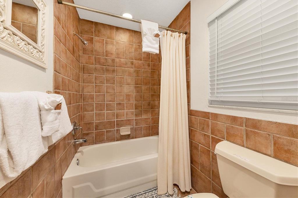 ISLAND CEDARS - Residential