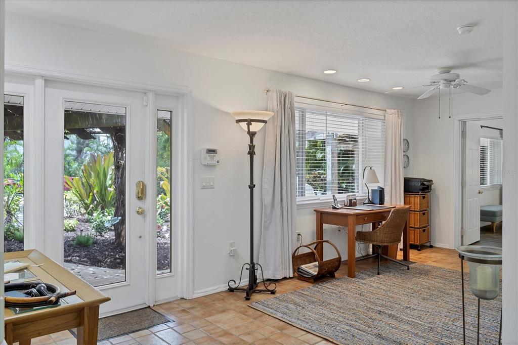 ISLAND CEDARS - Residential