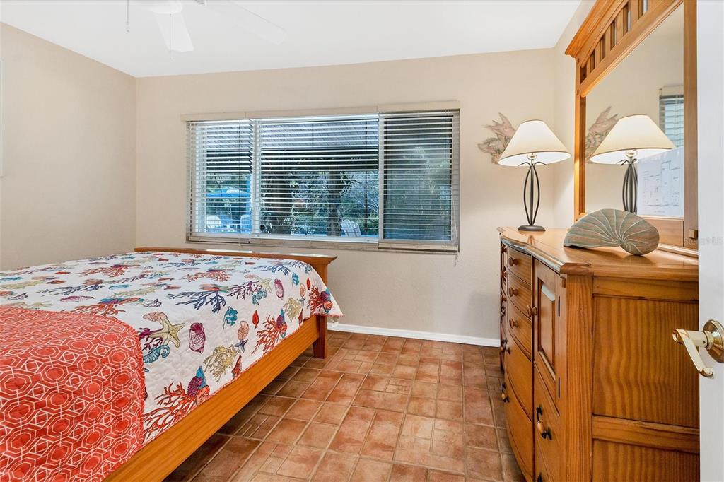 ISLAND CEDARS - Residential