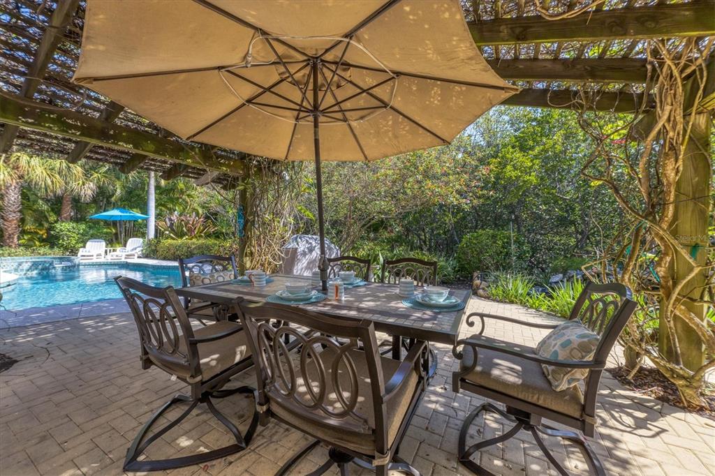 ISLAND CEDARS - Residential