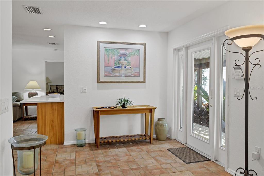 ISLAND CEDARS - Residential