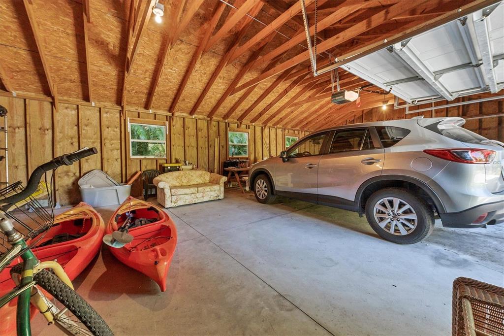 ISLAND CEDARS - Residential