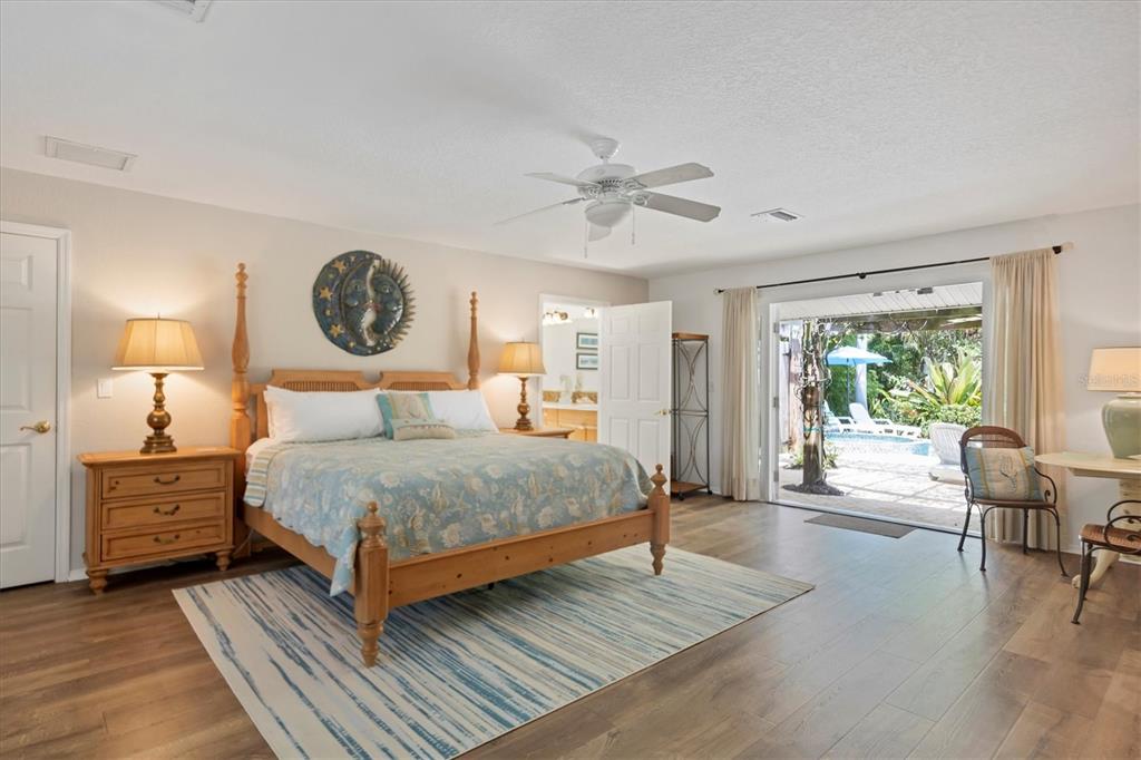 ISLAND CEDARS - Residential