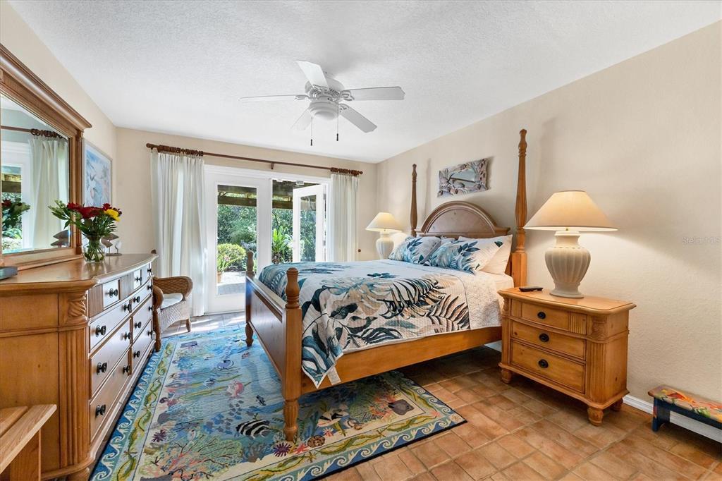 ISLAND CEDARS - Residential