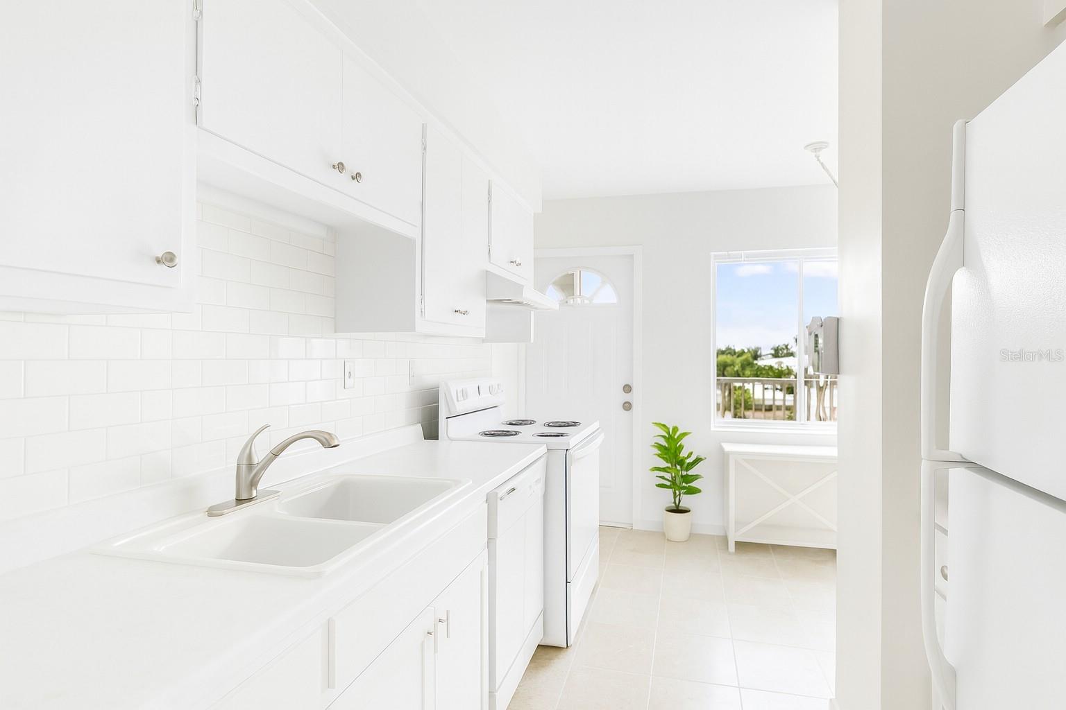 MARTINIQUE APTS SOUTH - Residential