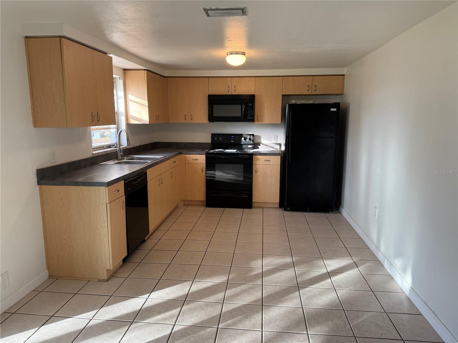 ZEPHYR BREEZE SUB - Residential Lease