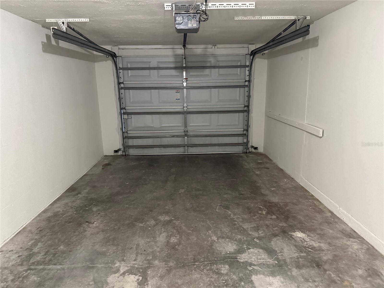 ZEPHYR BREEZE SUB - Residential Lease