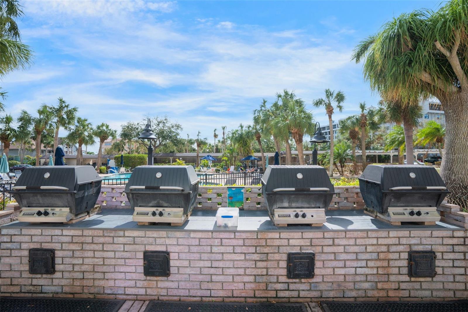 HARBOR TOWERS Y & R - Residential