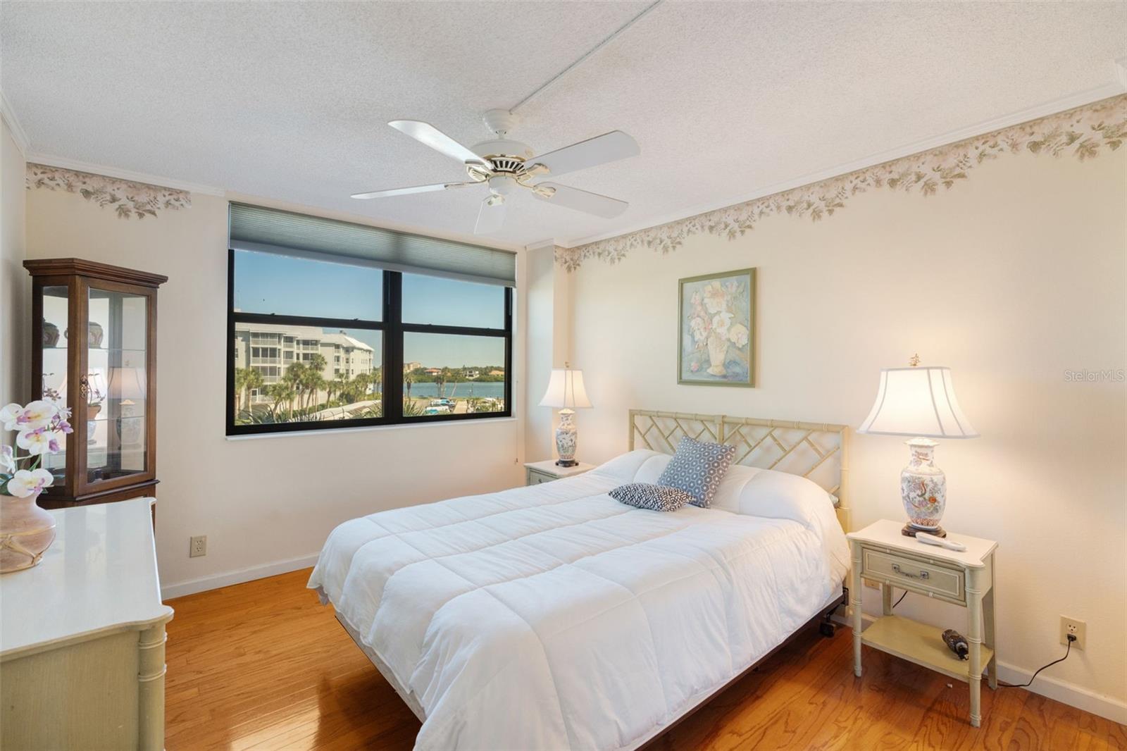 HARBOR TOWERS Y & R - Residential