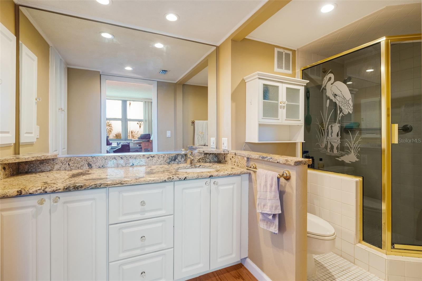 HARBOR TOWERS Y & R - Residential