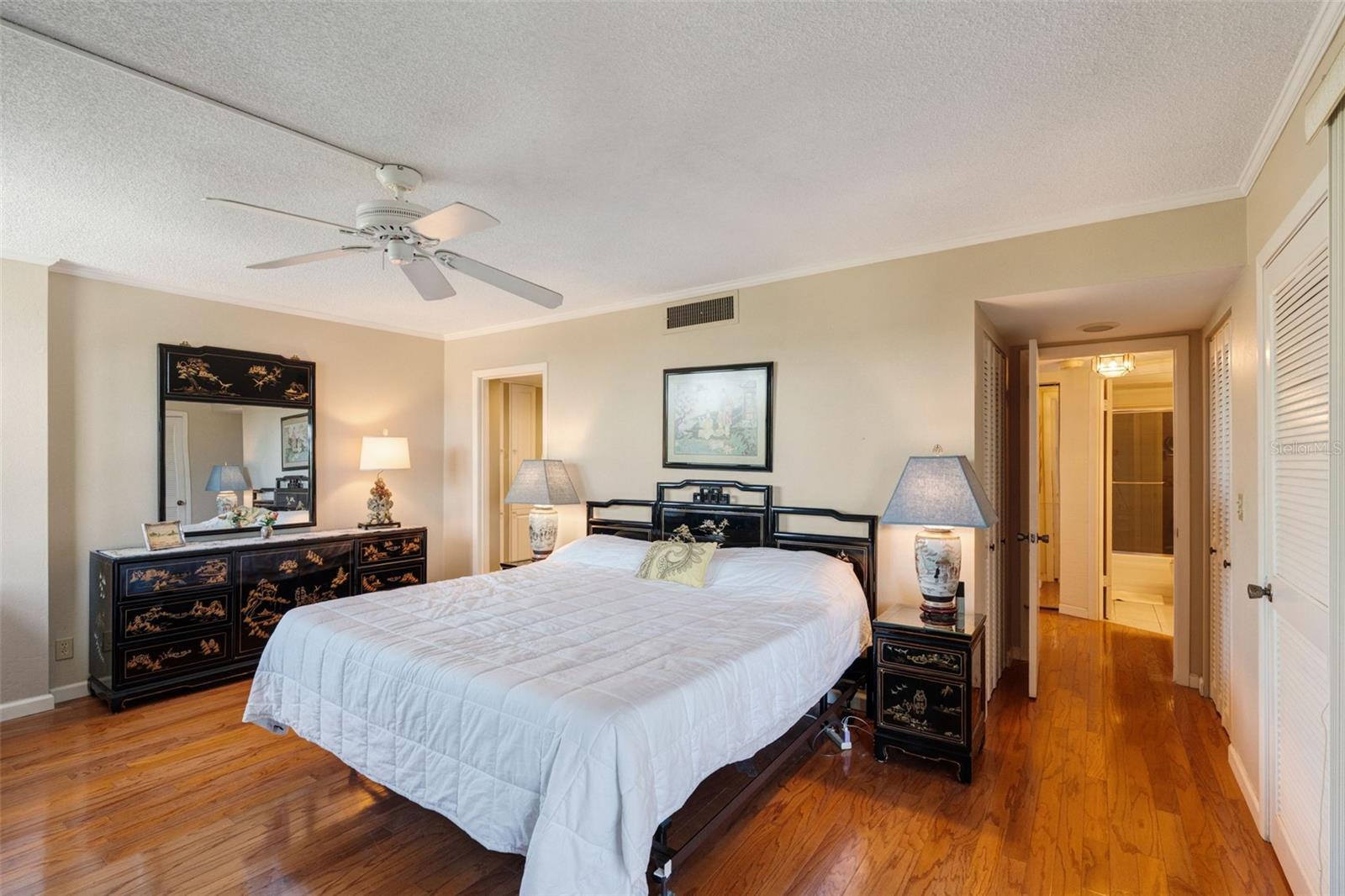 HARBOR TOWERS Y & R - Residential