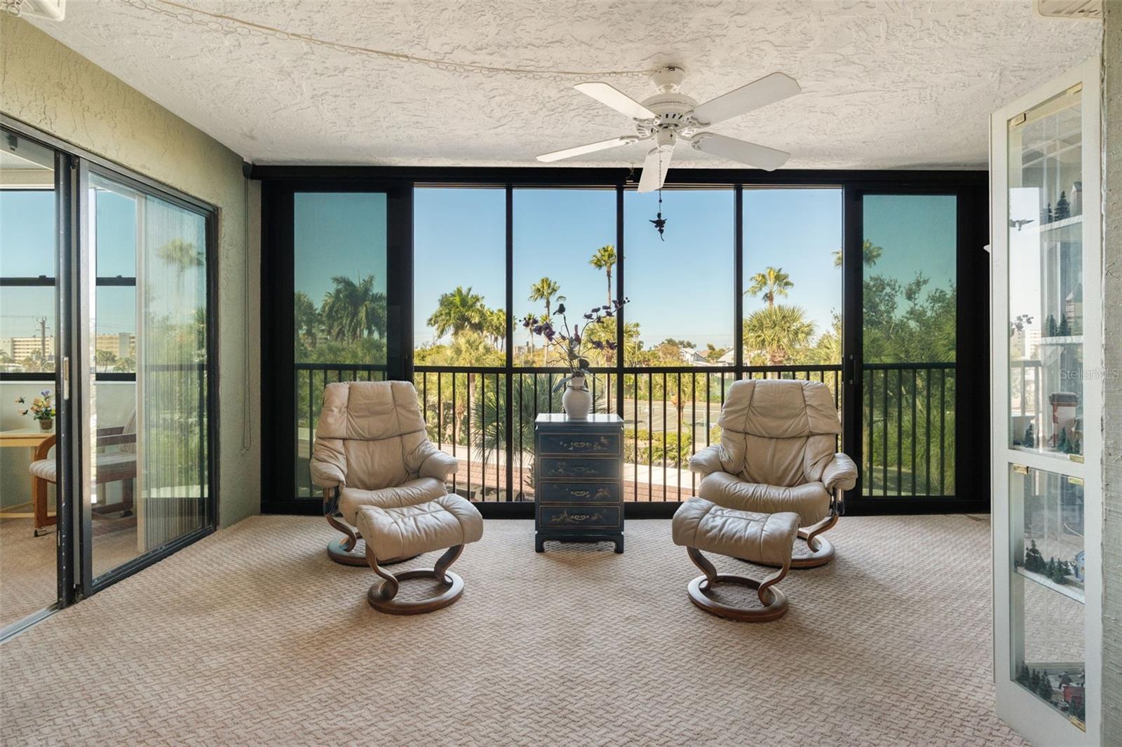 HARBOR TOWERS Y & R - Residential