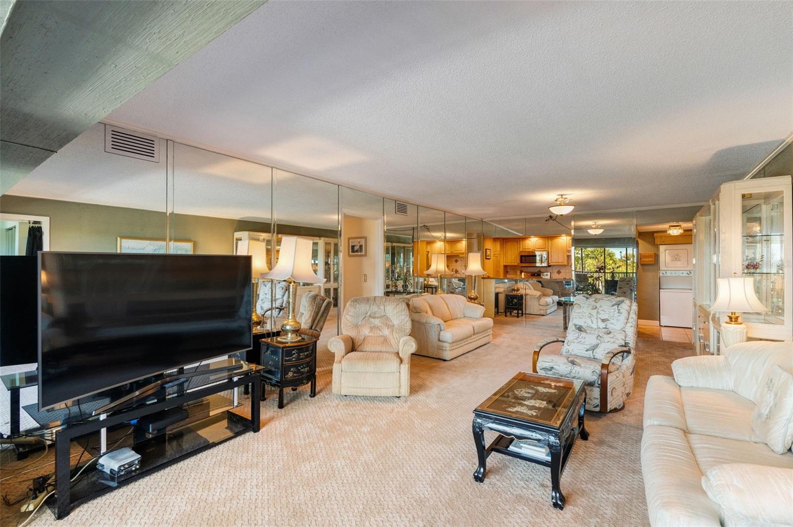 HARBOR TOWERS Y & R - Residential