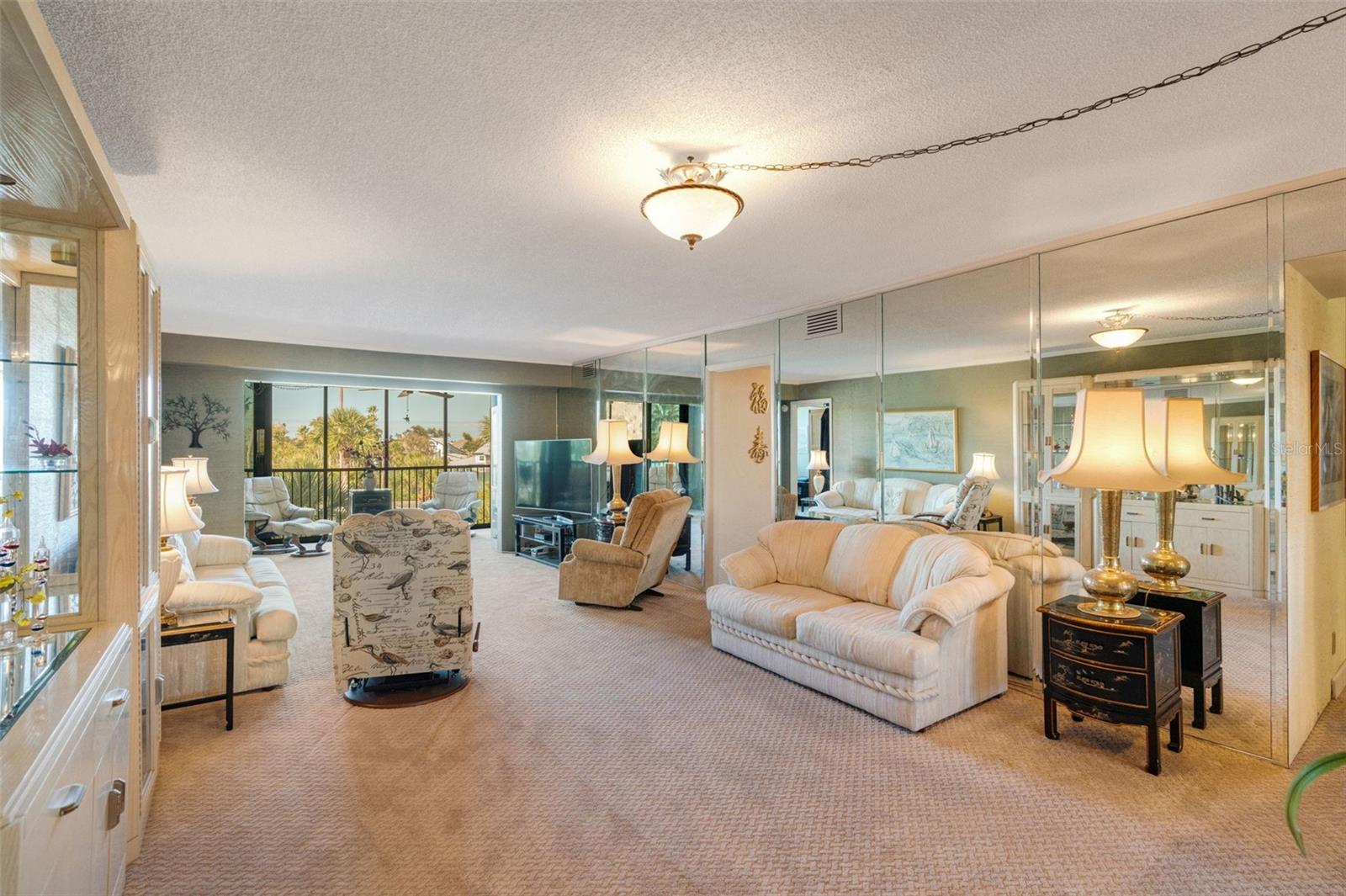 HARBOR TOWERS Y & R - Residential