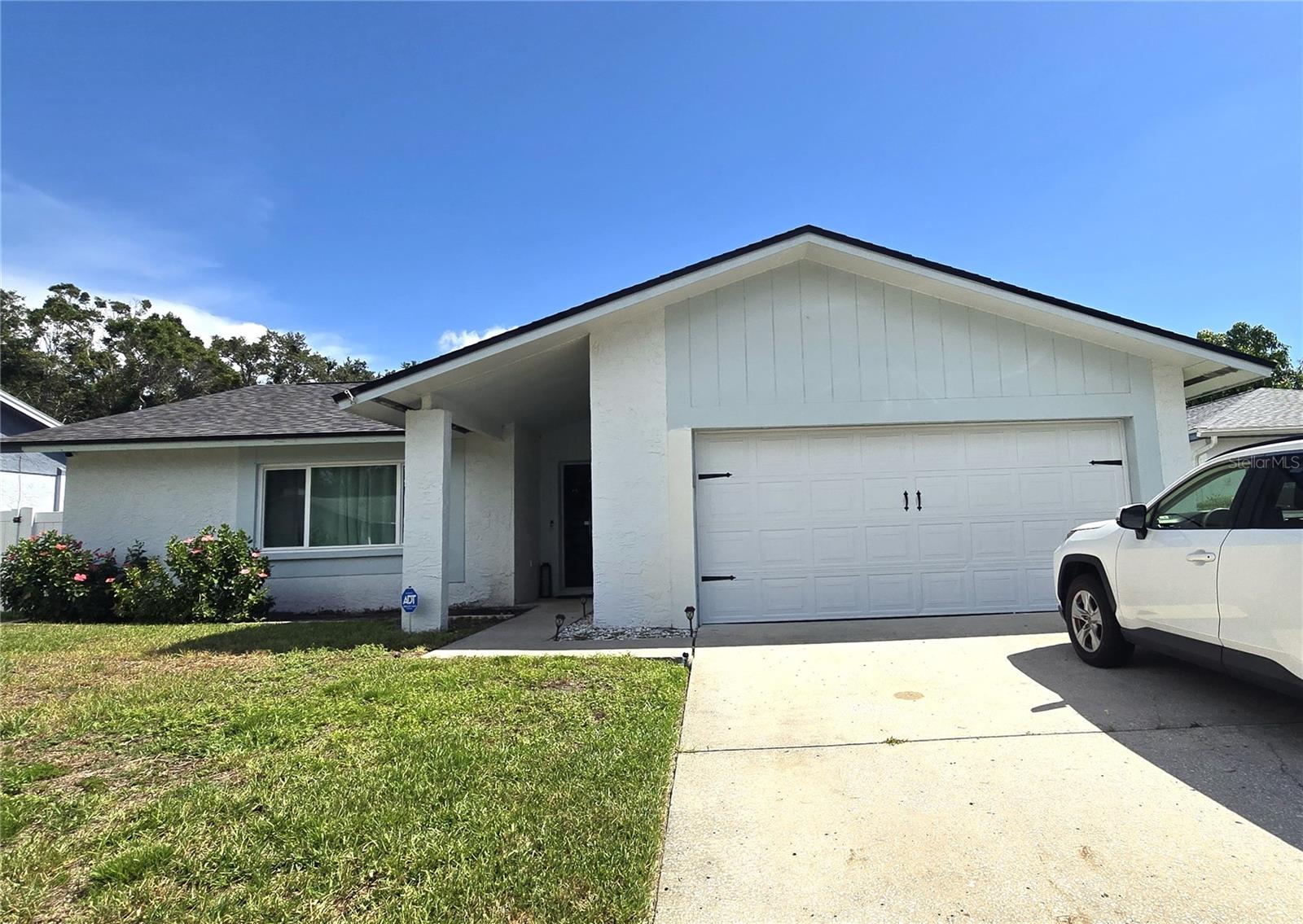Here you go, solid comfortable home ready for the next home owner.
The best part is: NEW ROOF...NEW AC...NEW HURRICANE PROOF WINDOWS AND NEW KITCHEN!!!
All new appliances as well.
So, move in ready for those that want nothing major to have to do and no worries to deal with.
Very comfortable layout, huge Family room with completely open layout for gatherings of family and friends.
Location is great, minutes from whatever you want or need to do downtown.
This home is a must see!