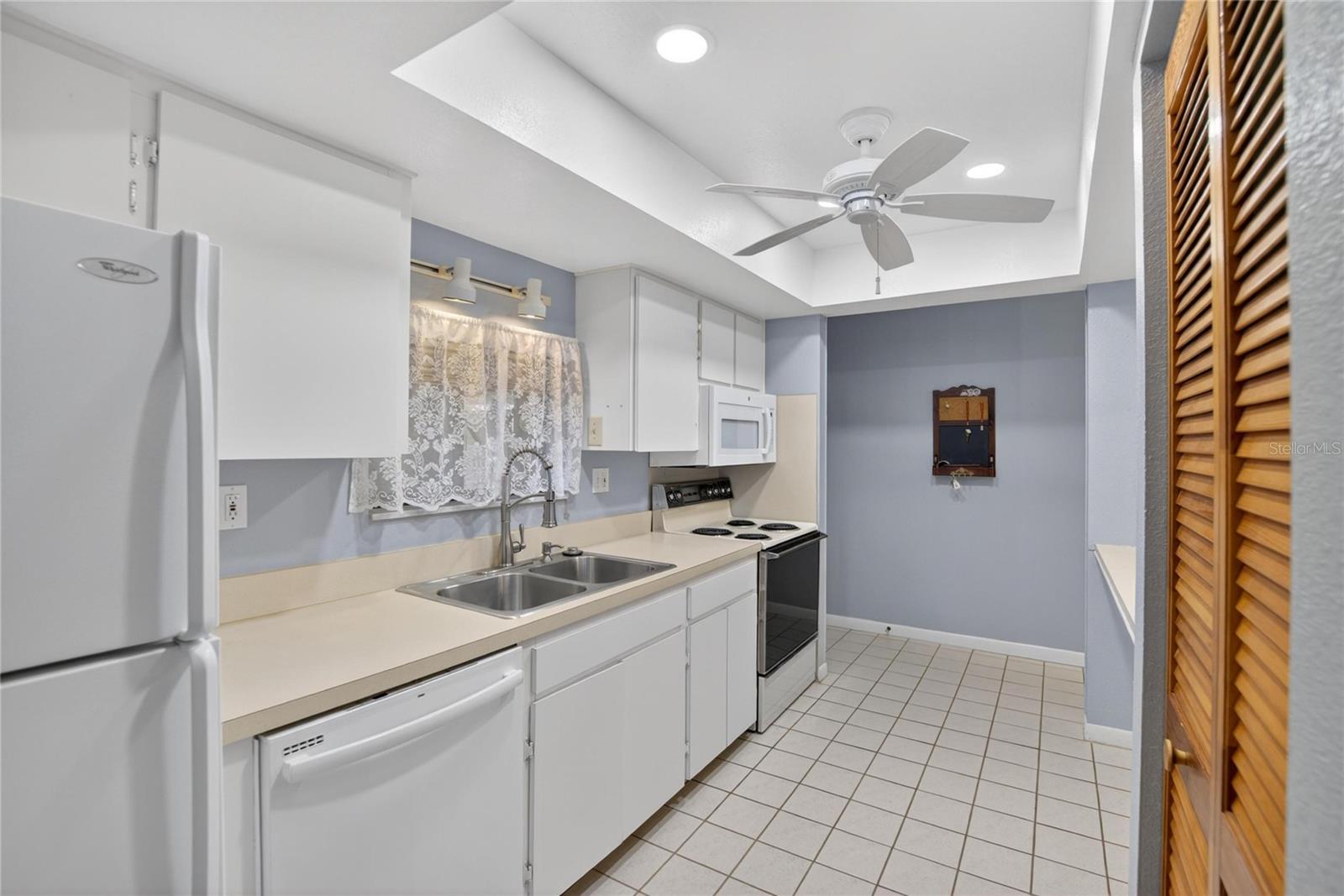 MEADOWOOD CONDO VILLAGE - Residential