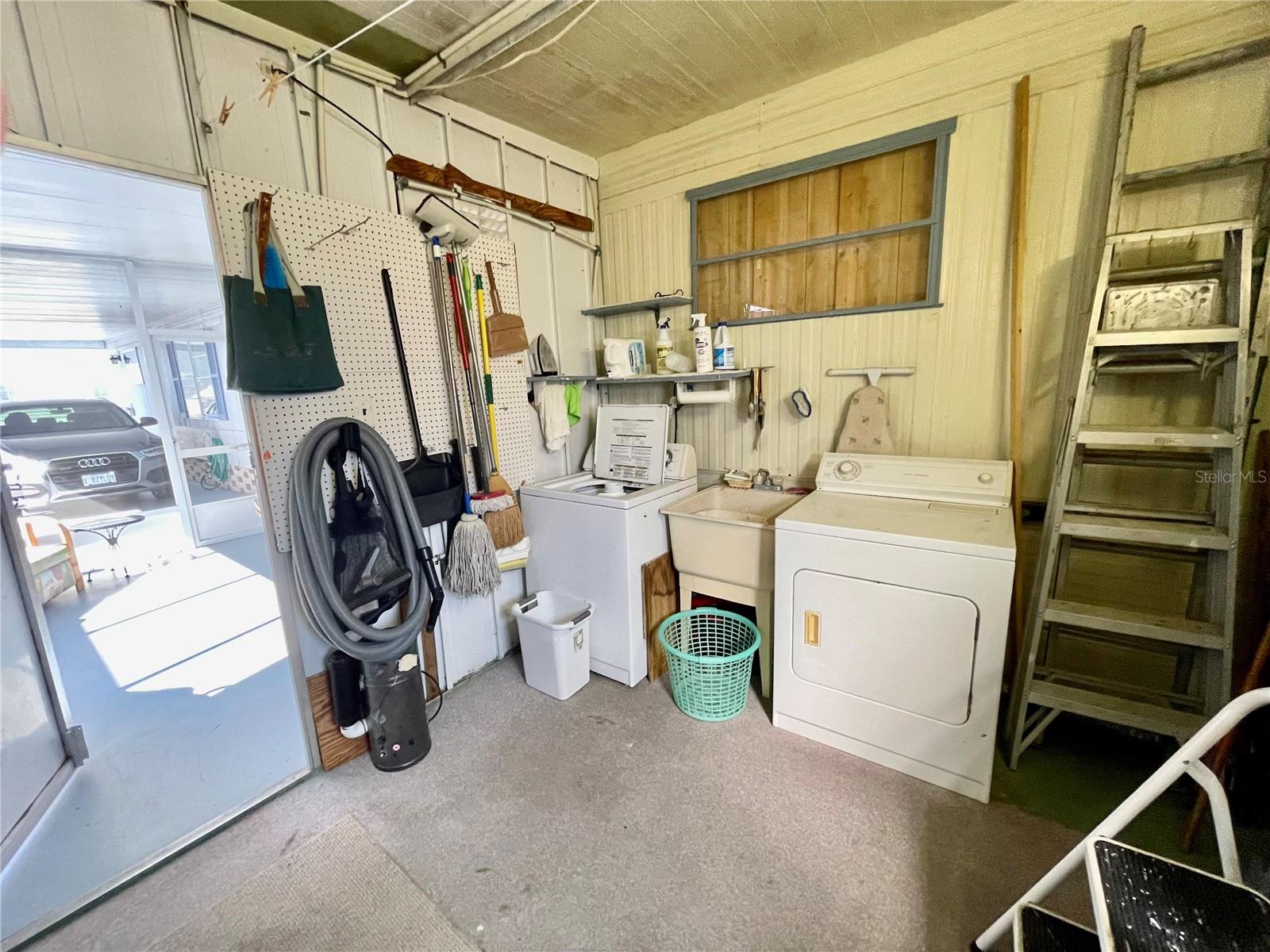 SUNSET PALMS UNREC - Residential